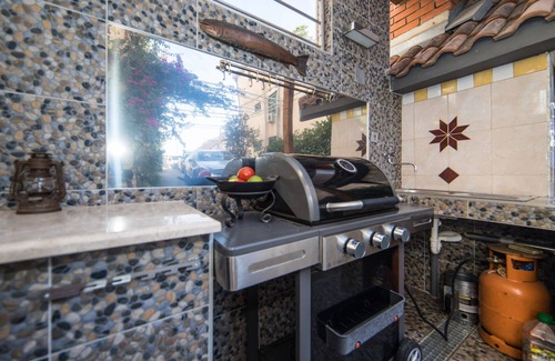 Tucepi Apartment | Two bedroom apartment with terrace and sea view Tučepi, Makarska (A-22384-a)