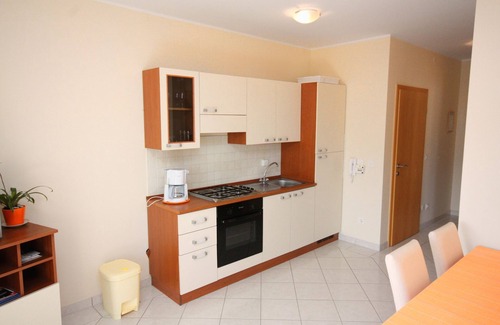 Vinisce Apartment | Two bedroom apartment with terrace and sea view Vinišće, Trogir (A-5229-b)