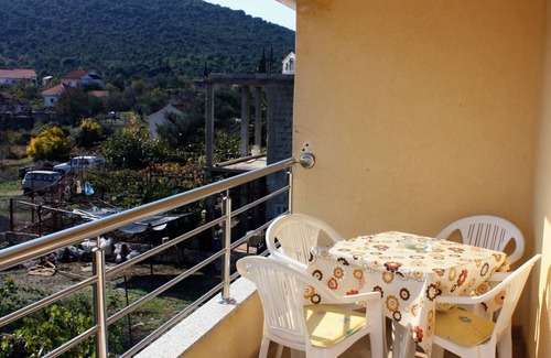 Vinisce Apartment | Two bedroom apartment with terrace and sea view Vinišće, Trogir (A-5229-b)