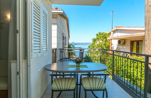 Brela Apartment | Two bedroom apartment with balcony and sea view Brela, Makarska (A-2752-a)