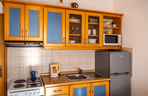 Mandre Apartment | Two bedroom apartment with terrace and sea view Mandre, Pag (A-13015-b)