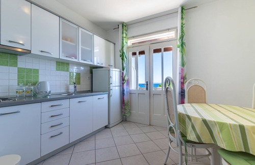 Selca Apartment | Two bedroom apartment with terrace and sea view Puntinak, Brač (A-718-d)