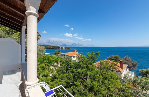 Selca Apartment | Two bedroom apartment with terrace and sea view Puntinak, Brač (A-718-d)