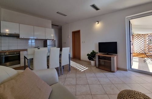 Duce Apartment | Two bedroom apartment with balcony and sea view Duće, Omiš (A-2821-a)