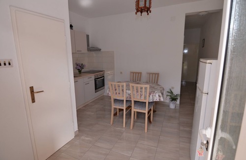 Tkon Apartment | Two bedroom apartment with terrace and sea view Tkon, Pašman (A-8455-a)