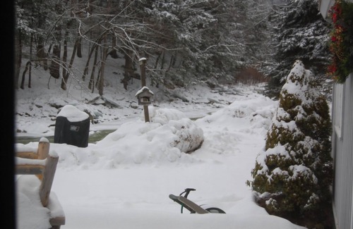 Jamaica Ski Chalet | Two Bedroom Chalet, Charming, Quiet, River Front