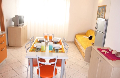 Bibione Apartment | Two- bedroom flat with sea view in Bibione