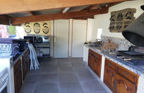 Trets Villa | Two-family house in the Aix countryside with views of Sainte Victoire