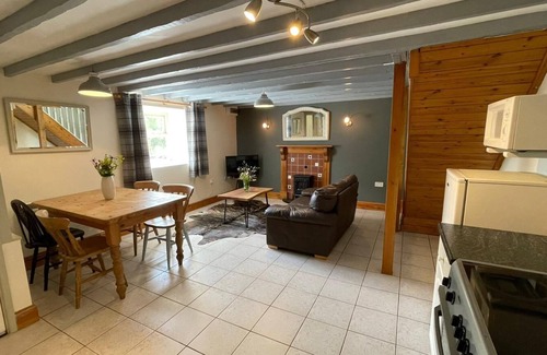 Tal-gareg Cottage | Two Floors Stone Cottage -The Hobble