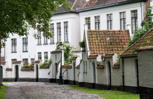 Sint-Andries House | Two Guest-rooms in Stylish Villa - Free Bikes