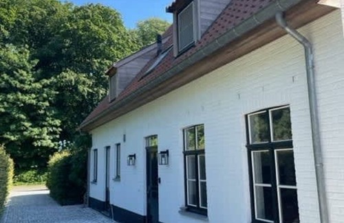 Sint-Andries House | Two Guest-rooms in Stylish Villa - Free Bikes