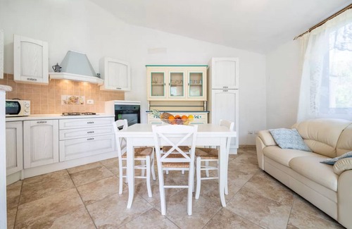 Tanaunella Apartment | Two room flat with stunning terrace near Budoni