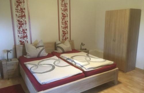 Friedrichsfeld House | Two separate farmhouse apartments under one roof