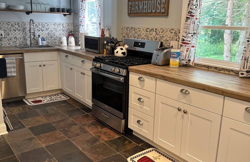 Union Pier Cottage | Two separate updated secluded cottages for one price. near beach & restaurants