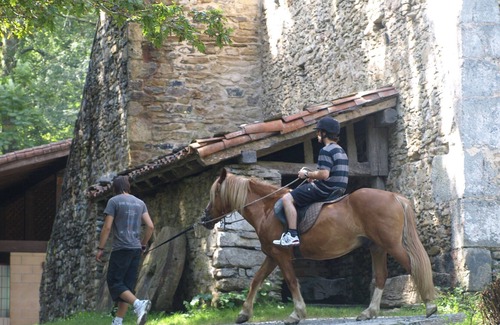 Aia Apartment | Txangilu Etxea in Aia, next to the sea and the mountains. !! live it
