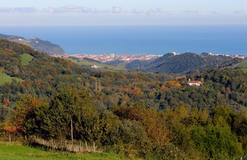 Aia Apartment | Txangilu Etxea in Aia, next to the sea and the mountains. !! live it