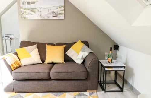 Beaumaris House | Ty Bach Twt