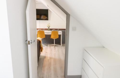 Beaumaris House | Ty Bach Twt