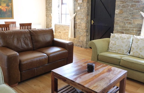 Mydroilin Cottage | TY FFYNNON, pet friendly, with open fire in New Quay