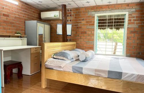 Ben Cau Ski Chalet | Ty Phu Miet Vuon Homestay - Entire Bungalow