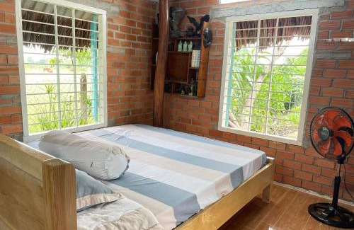 Ben Cau Ski Chalet | Ty Phu Miet Vuon Homestay - Entire Bungalow