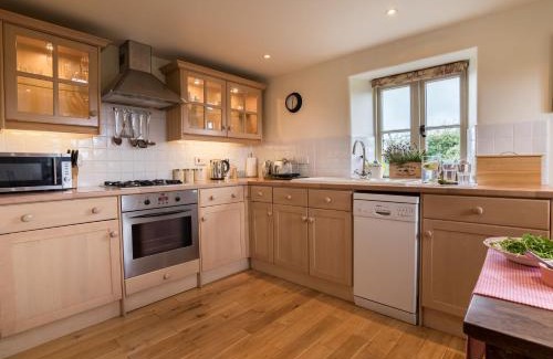 Eglwysbach House | Ty Ucha'r Ffordd