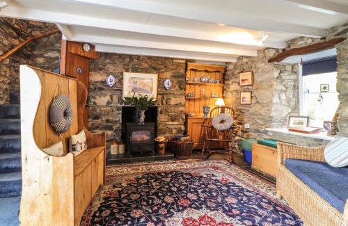 Newport House | Tyddyn Bach