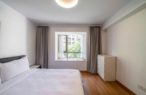 Gubei Apartment | Tyms Morden 3BR 2BA APT Bella Vita