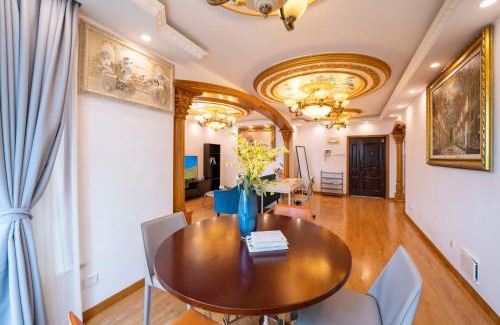 Xujiahui Apartment | Tyms Xujiahui Modern 2BR APT