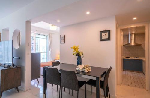 Xujiahui Apartment | Tyms Xujiahui Stylish 1BR APT