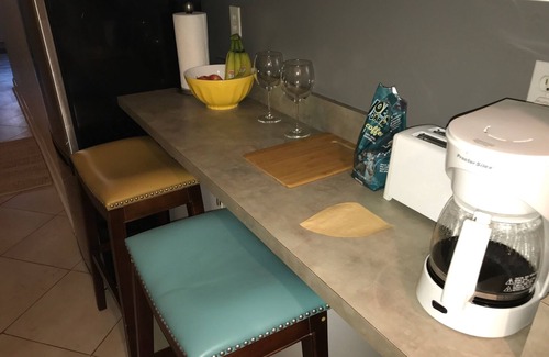 Cardozo House | U St/Logan/Shaw < 1.5 Blocks to Metro-Hi ceilings-Lots of Light-English Basement