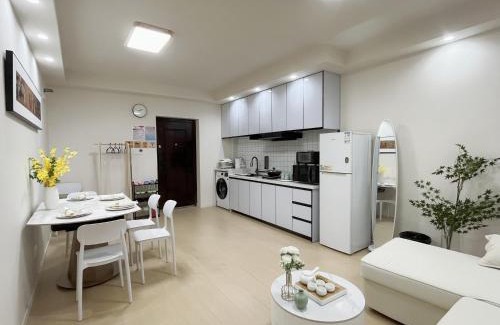 Downtown Shanghai Apartment | Uffice apartment