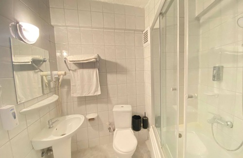 Kiris Hotel | UK Hotels Kiriş