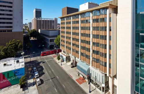 Civic Core House | Ultimate Getaway! Modern Unit Near Attractions, Gym, Business Center