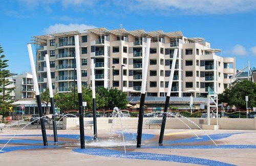 Kings Beach Hotel | ULTIQA Shearwater Resort