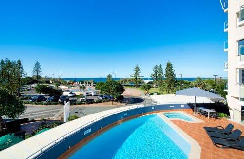 Kings Beach Hotel | ULTIQA Shearwater Resort