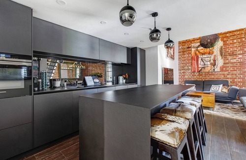 Southbank Apartment | Ultra chic Top Floor New York Style Loft Apartment