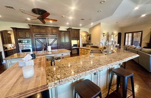 Temecula Villa | Ultra-Luxury Spanish Wine Country Estate – Sleeps 18+ Pool/Spa