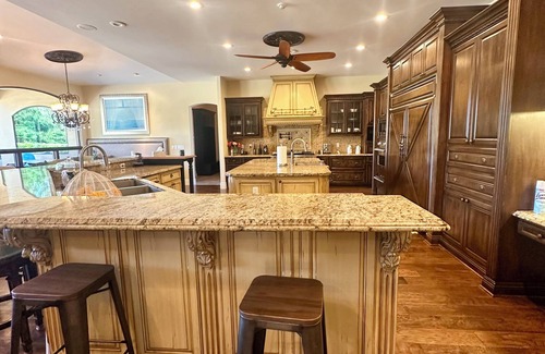 Temecula Villa | Ultra-Luxury Spanish Wine Country Estate – Sleeps 18+ Pool/Spa