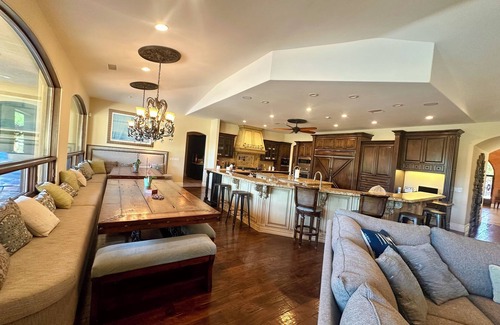 Temecula Villa | Ultra-Luxury Spanish Wine Country Estate – Sleeps 18+ Pool/Spa