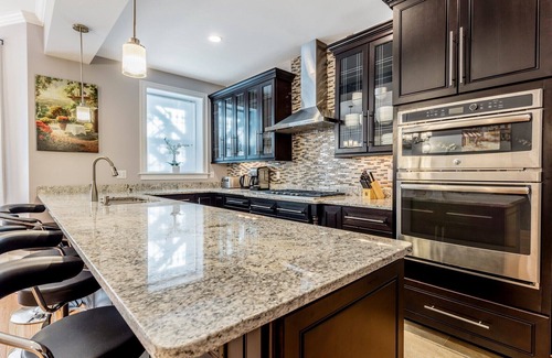 Longwood Apartment | UltraLuxe Apt in Boston Brownstone in Prime Area