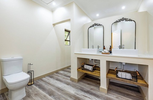 Hluhluwe Cabin | Umfomothi Lodge