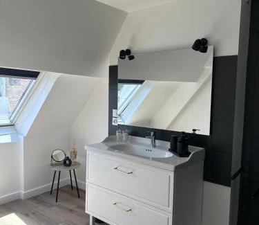 Saint-Aquilin-de-Pacy Apartment | Un nid en ville - Studio centrale, cosy et calme