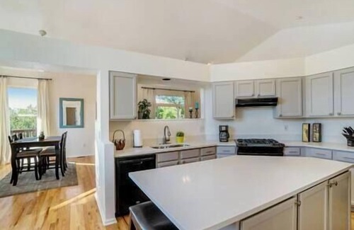 Castle Rock House | Under the Castle ROCK