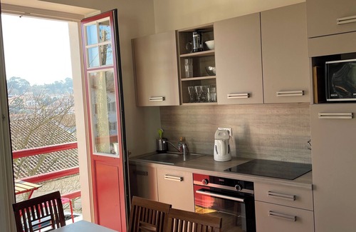 Saint-Jean-de-Luz Apartment | Une Belle Vue, un Coin Reposant