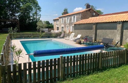 Vouhe Apartment | Une chambre au calme en Gâtine Deux-Sévrienne