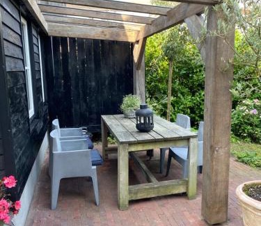 Hollandsche Rading Apartment | Uniek houten huis nabij bos en plassen