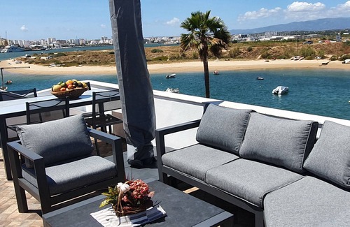 Ferragudo House | Unik strand i charmig fiskeby med stor terrass och 200 m till stranden