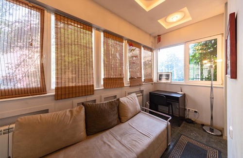 Khreshchatyy Yar Apartment | Unique 1-bedroom apartment with terrace on Maydan