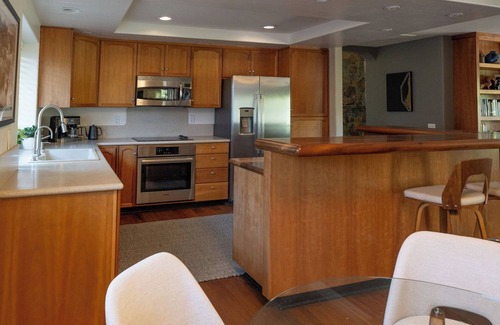 Rancho Santa Fe House | Unique 3-bed home on 1 acre in Rancho Santa Fe, close to racetrack and beaches.